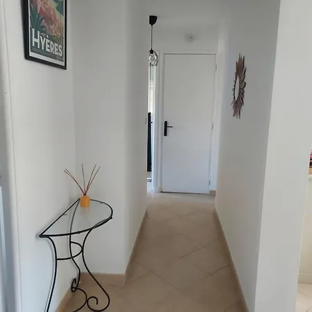 Apartman Entre Soleil & Palmiers - Equipe, Terrasse Et Parking